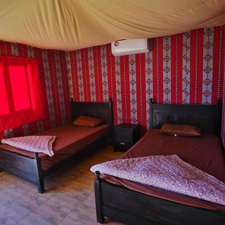 Oryx Camp Hotel Wadi Rum Esterno foto