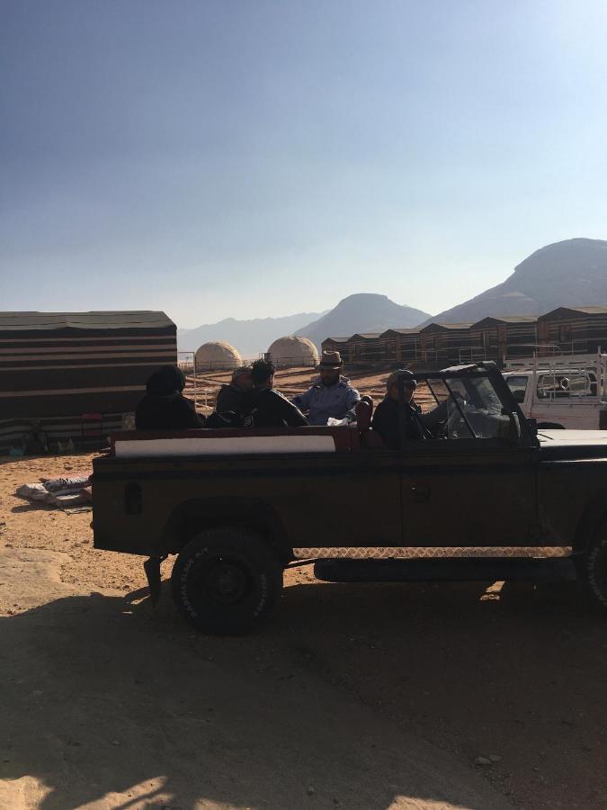 Oryx Camp Hotel Wadi Rum Esterno foto