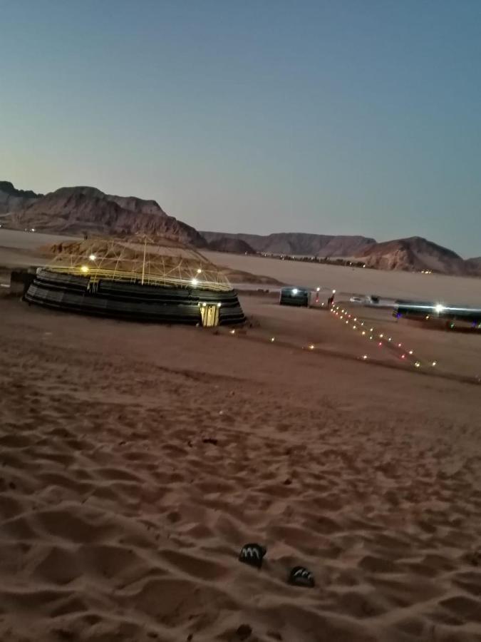 Oryx Camp Hotel Wadi Rum Esterno foto