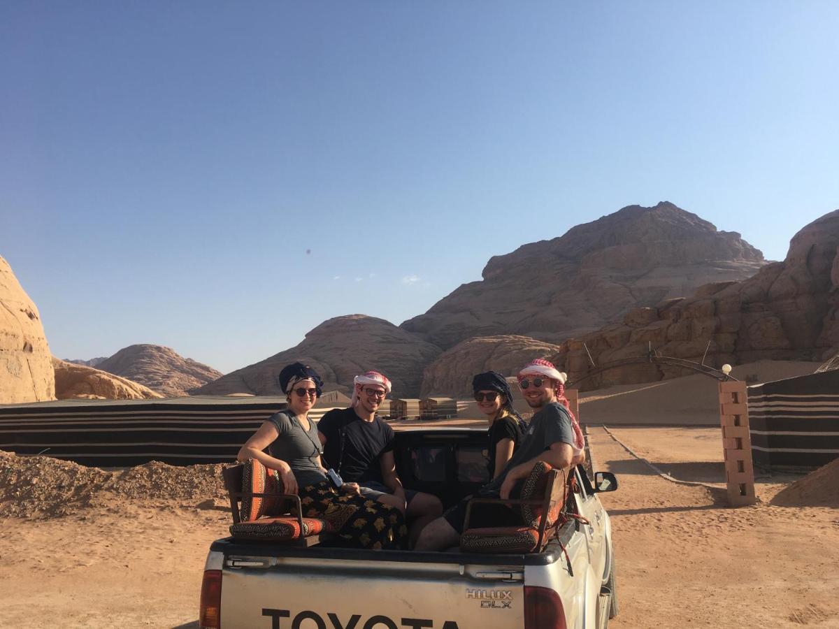 Oryx Camp Hotel Wadi Rum Esterno foto
