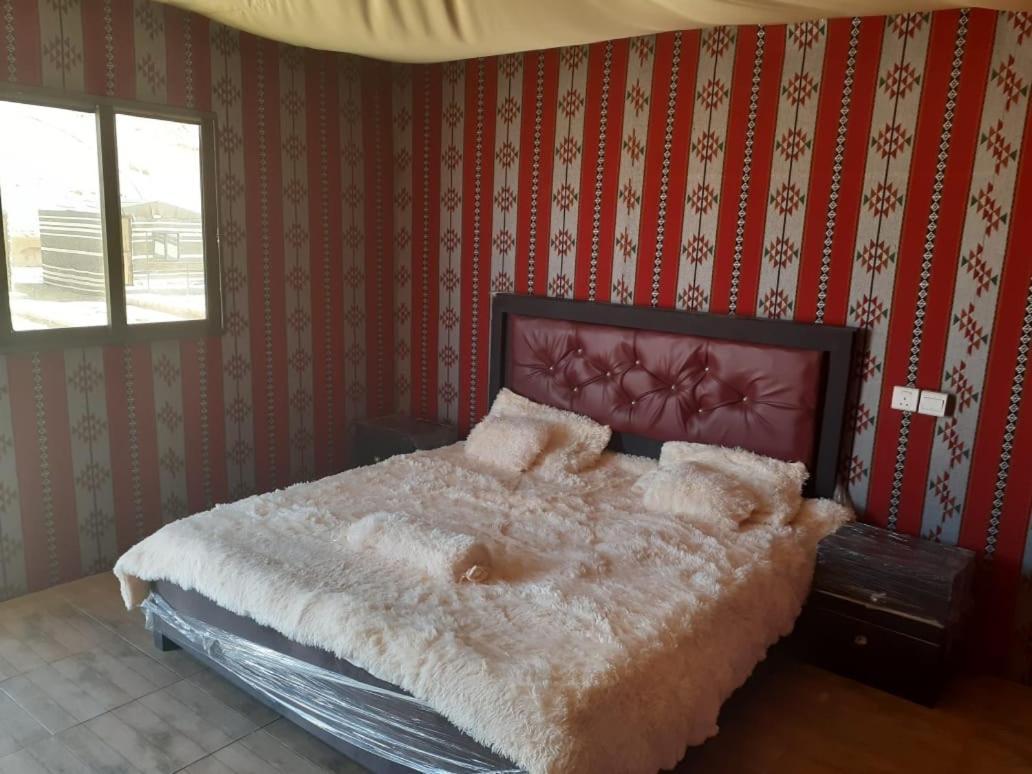 Oryx Camp Hotel Wadi Rum Esterno foto