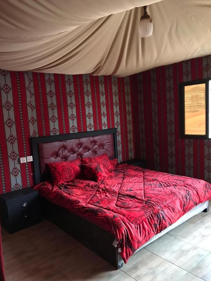 Oryx Camp Hotel Wadi Rum Esterno foto
